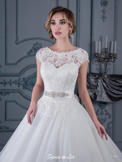https://www.sposa-lia.com/images/stories/virtuemart/product/196       (2).jpg